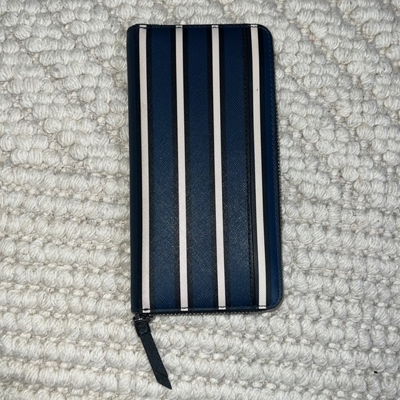 Kate Spade Wallet - Picture 2 of 3